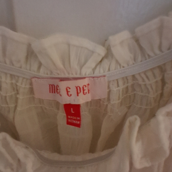 Cream Ruffled Blouse - Picture 3 of 5